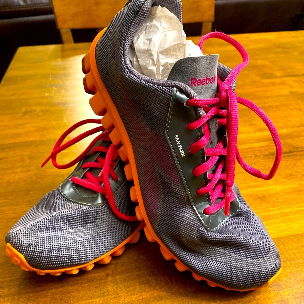 REEBOK Realflex size 7.0 running shoes